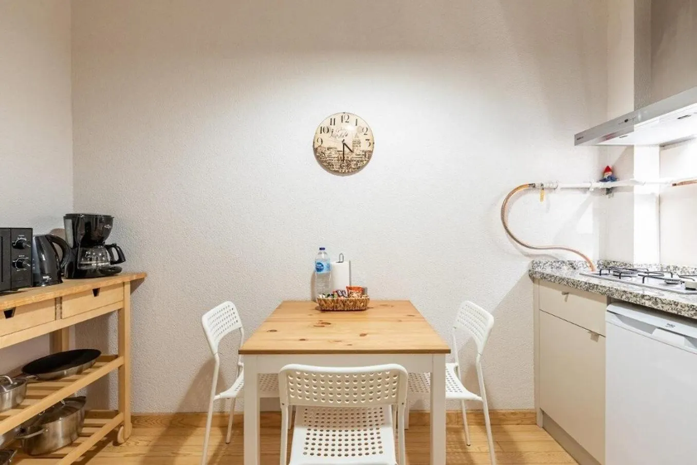 이스탄불 Warm Cozy Charming 2Bd2Bath Galatatower Gem! #256 아파트 0*,  터키