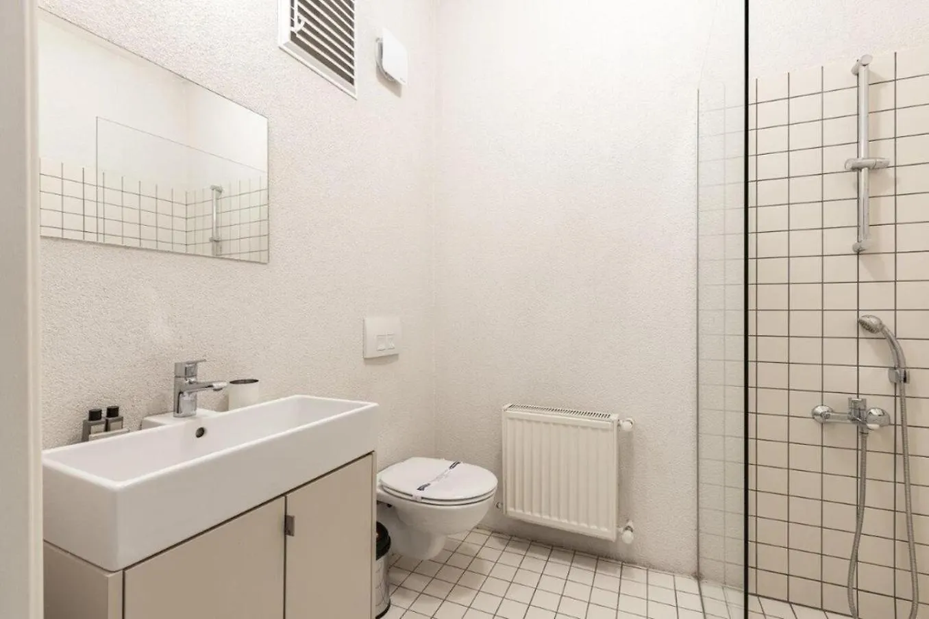 이스탄불 Warm Cozy Charming 2Bd2Bath Galatatower Gem! #256 아파트 터키