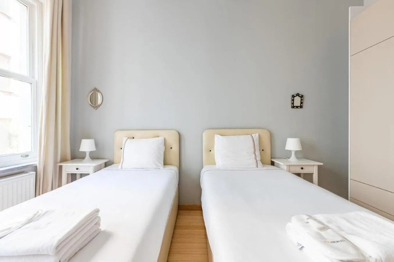 이스탄불 Warm Cozy Charming 2Bd2Bath Galatatower Gem! #256 아파트 0*,  터키