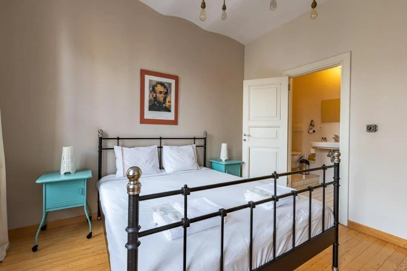 이스탄불 Warm Cozy Charming 2Bd2Bath Galatatower Gem! #256 아파트 0*,  터키