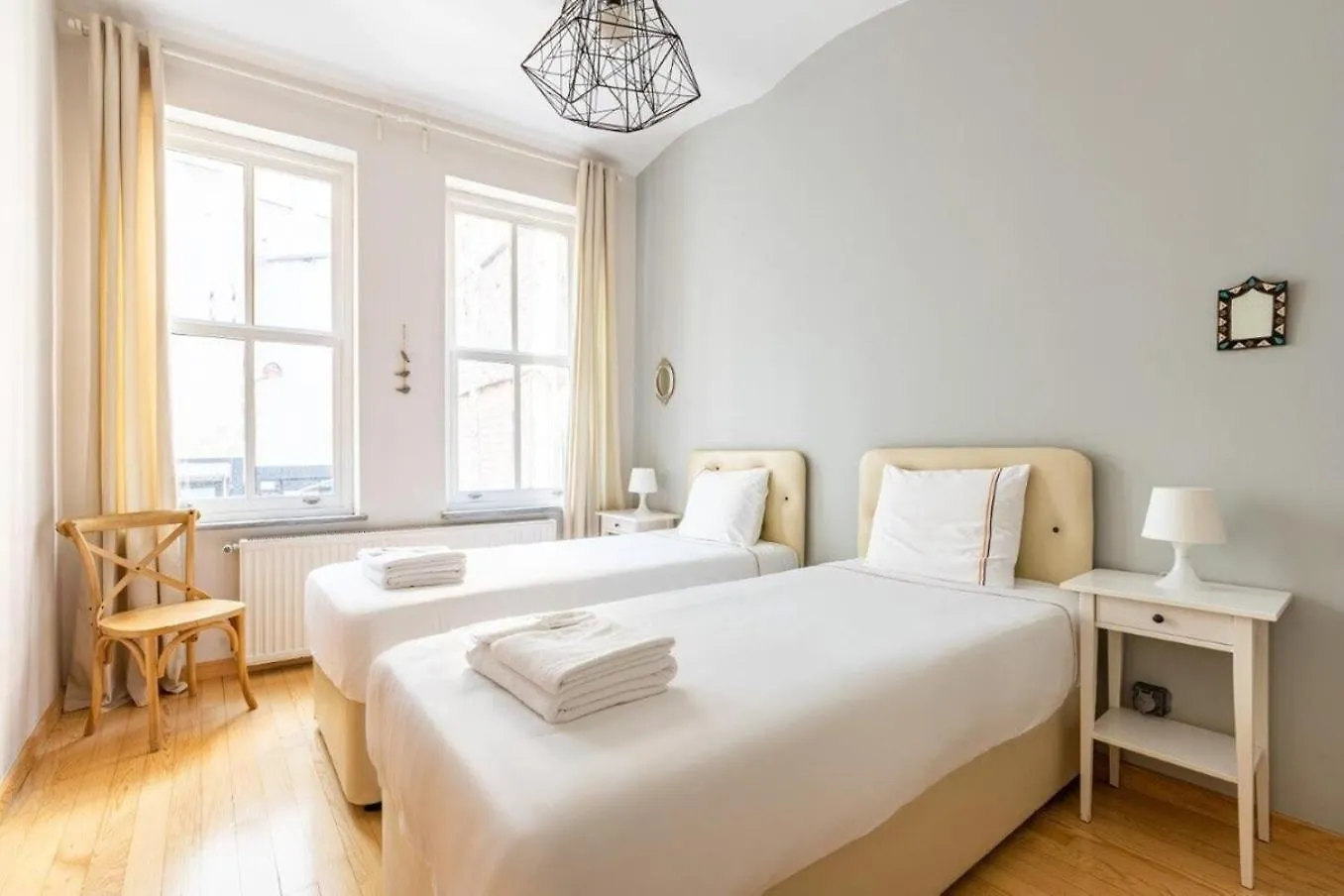 Warm Cozy Charming 2Bd2Bath Galatatower Gem! #256 Apartment Istanbul